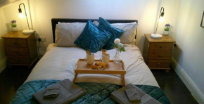 Stylish & Cozy 1 Bed Apartment in the Heart of Shepherd Bush